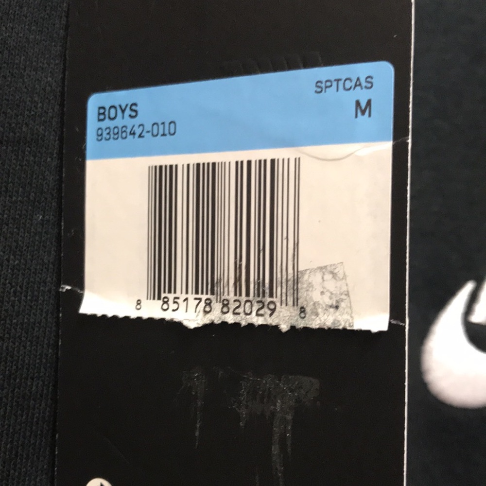Nike Boy’s Sportwear Club Pullover Hoodie - Picture 4 of 6